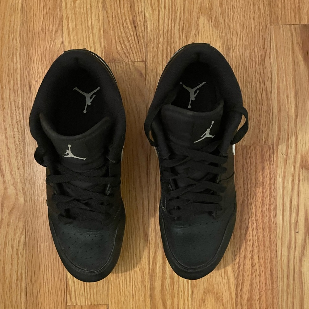 jordan one low black football cleats